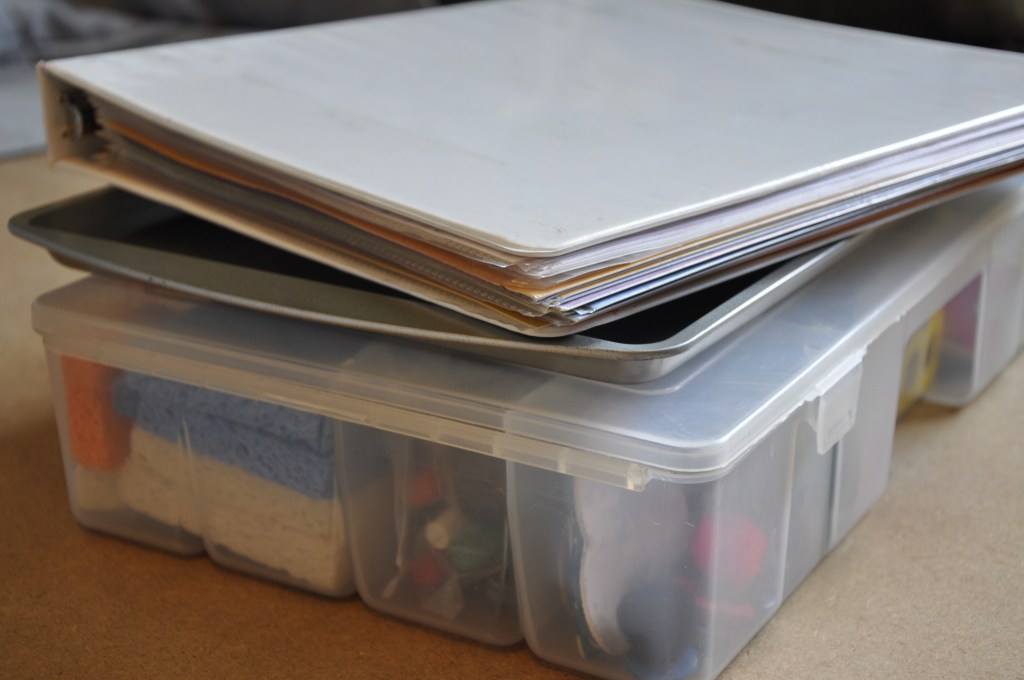 How to survive traveling with your kids, traveling with your kids, road activities for kids, activities for kids 