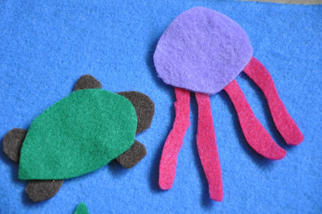Kids Felt Board, diy felt board, kids activities, kids felt board, educational games, educational toys, felt toys