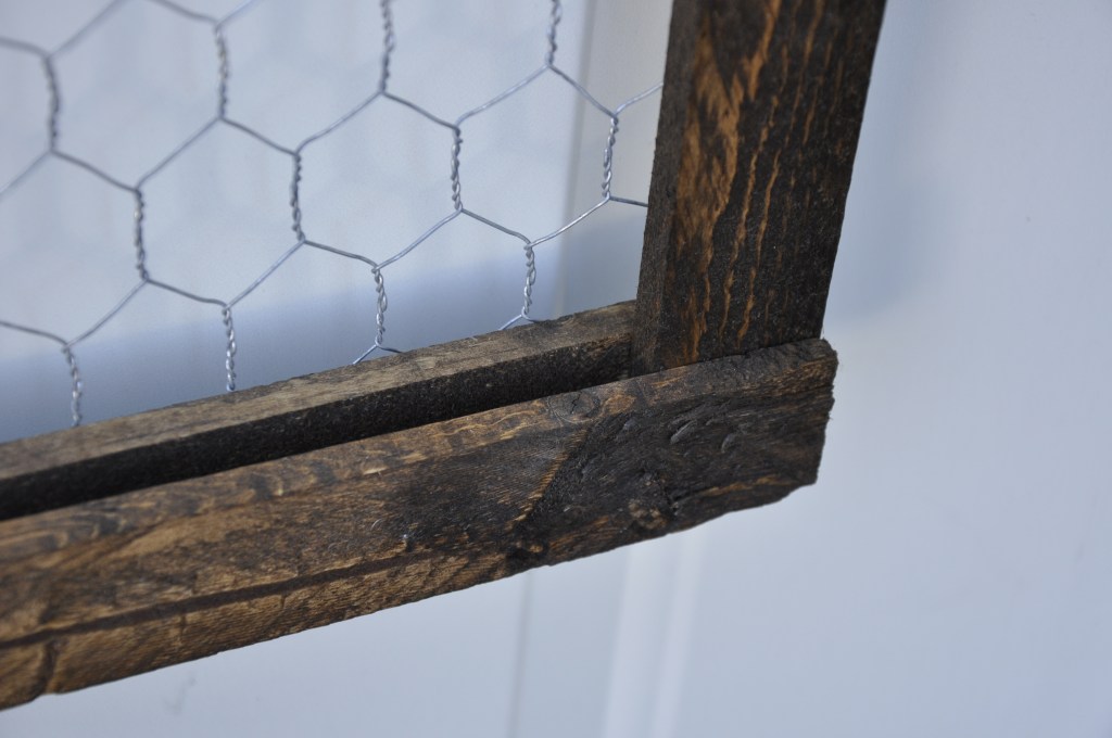 Wood card display, diy card display, chicken wire projects