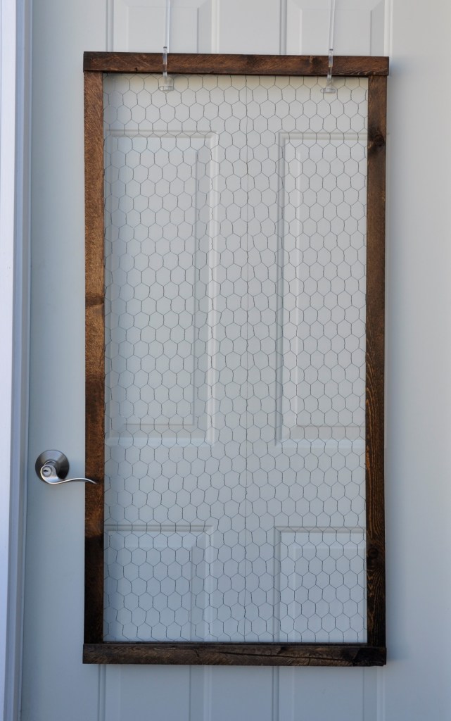 Wood card display, diy card display, chicken wire projects