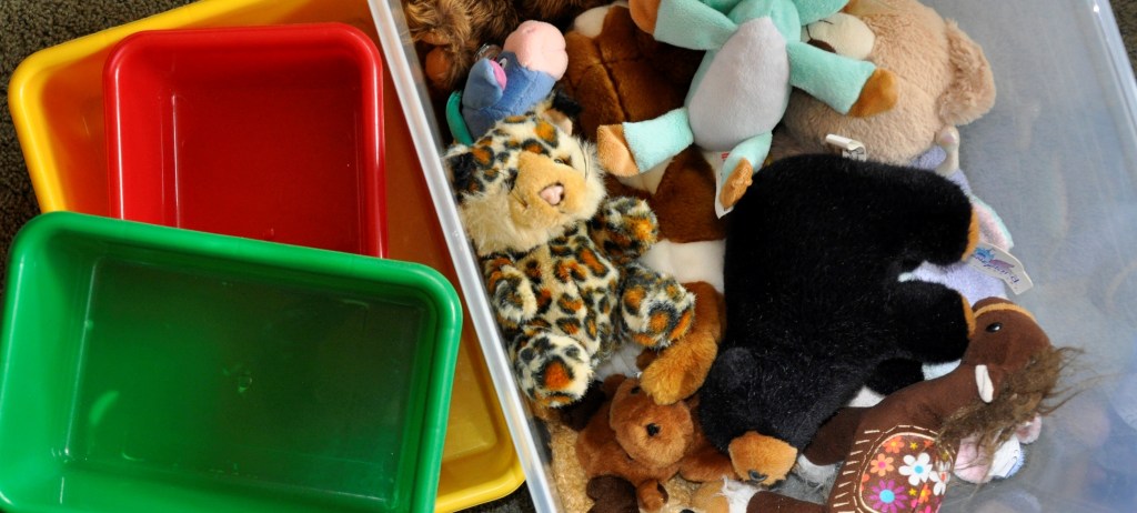 Cleaning a kids room, how to clean a kids room, fun when cleaning a kids room, the dangers of cleaning a kids room
