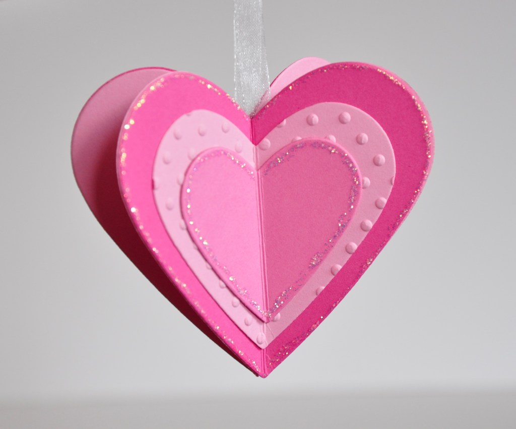 Valentine's Day Projects, paper hearts, pink hearts, paper heart swag, paper heart ornament, paper heart flowers