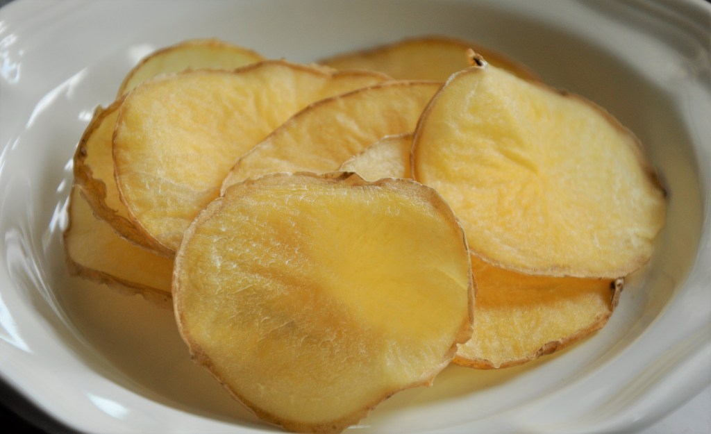 Food Saver Series: Potatoes, drying potatoes, saving potatoes, potato slices, homemade hashbrowns