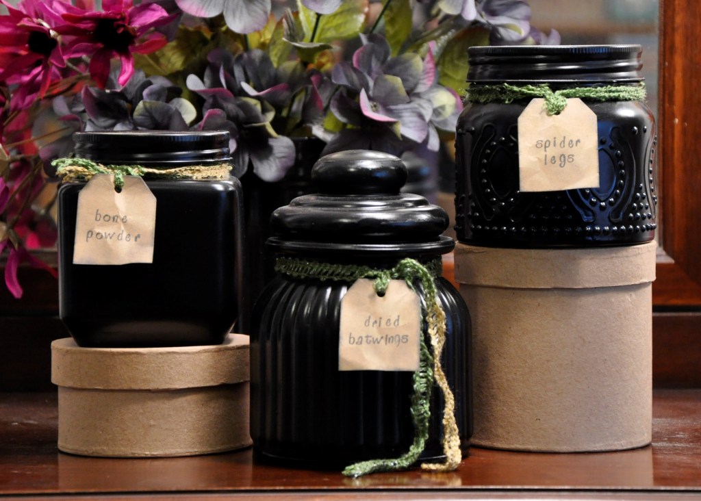 DIY Potion Bottles, potion bottles, halloween decor, diy halloween decor, diy halloween tags, halloween tags, paper halloween tags