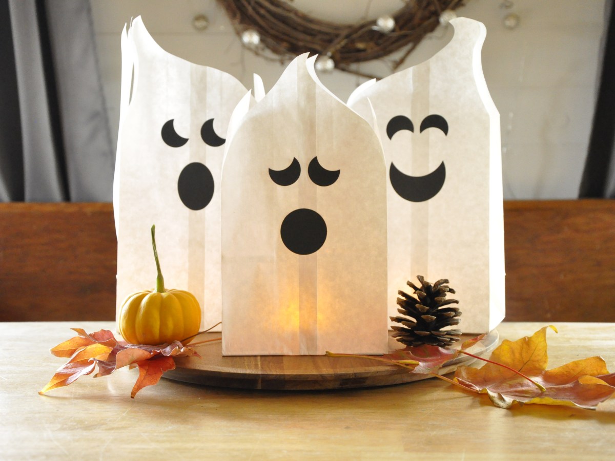 Paper Bag Ghost&nbsp;Luminarias