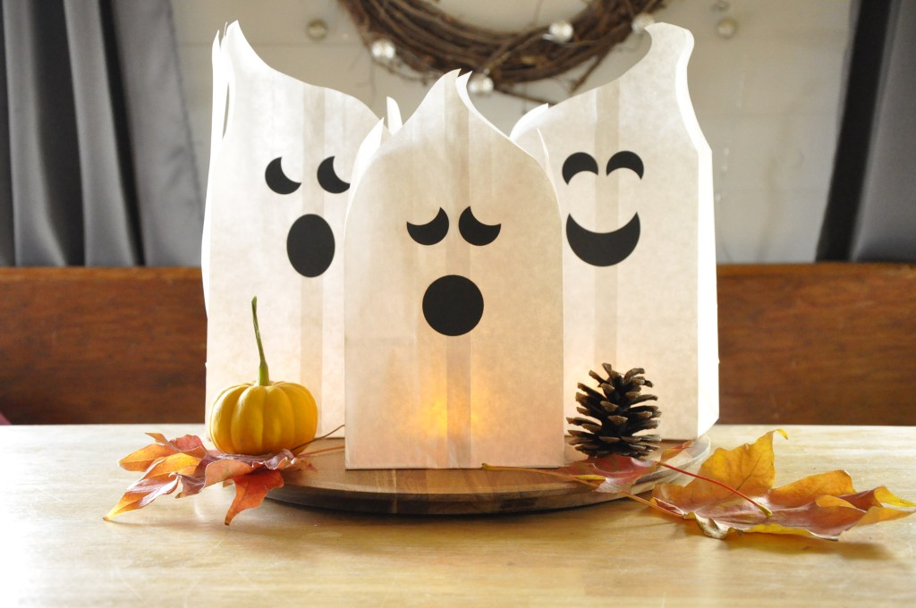 paper bag ghost luminarias, paper bag ghosts, ghost luminarias, paper bag projects, kids paper bag projects, quick halloween projects, kids halloween projects, kids quick halloween projects, quick halloween projects for kids
#paperbagghostluminarias #paperbagghosts #ghostluminarias #paperbagprojects #kidspaperbagprojects #quickhalloweenprojects #kidshalloweenprojects #kidsquickhalloweenprojects #quickhalloweenprojectsforkids