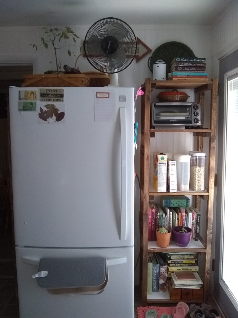 Kitchen Remodel - Part 2, kitchen remodel, kitchen remodel on a budget, diy kitchen remodel, kitchen upgrade, kitchen facelift, painting kitchen cabinets, painting kitchen counters,