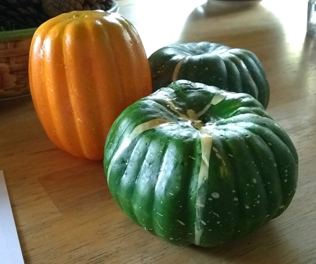 Dollar Store Mini Pumpkin Topiaries, pumpkin topiaries, dollar store crafts, dollar store pumpkins, paper pumpkin topiaries, pumpkin topiary cards