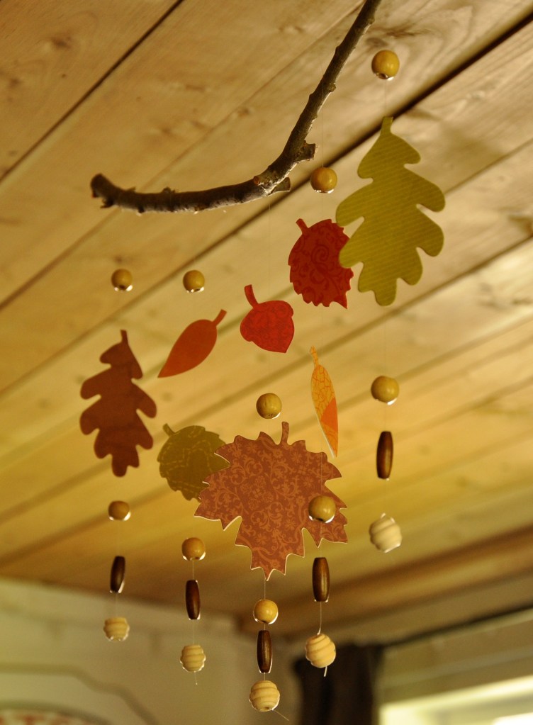 Twig Chandelier and Swag, twig and leaf chandelier, twig chandelier, leaf chandelier, leaf swag, easy papercrafts, leaf crafts
