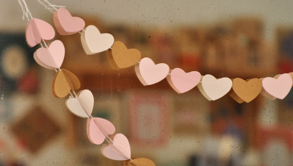 Mini Heart Swags, valentines day decor, heart swag, heart paper crafts, paper heart decorations, 