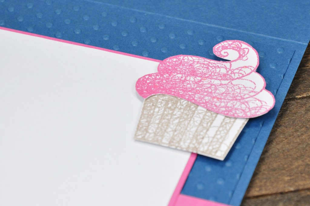 stampin' up, stampin' up hello cupcake, cupcake card, birthday card, sizzix,  sizzix embossing folder, stickles 

#stampin'up, #stampin'uphellocupcake, #cupcakecard, #birthdaycard #sizzix #sizzixembossingfolder #stickles