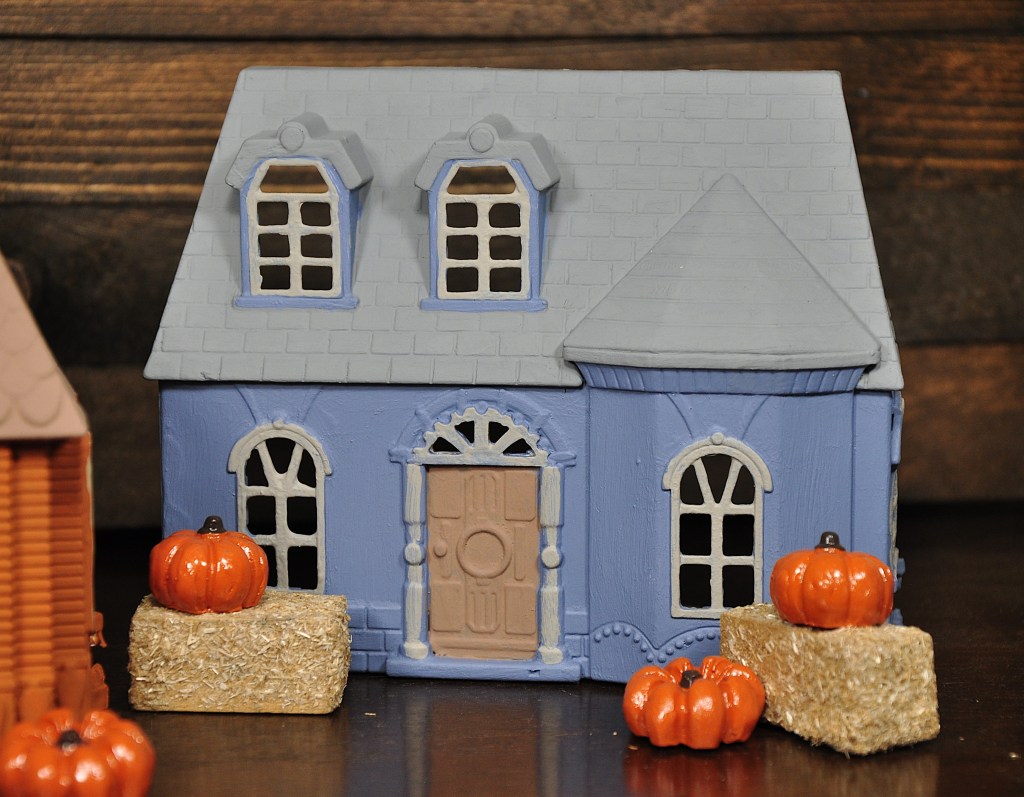 #fallvillage #minifallvillage #dollartreecrafts #dollartreehouse #dollartreeouses #dollartree #hobbylobby #hobbylobbyfall