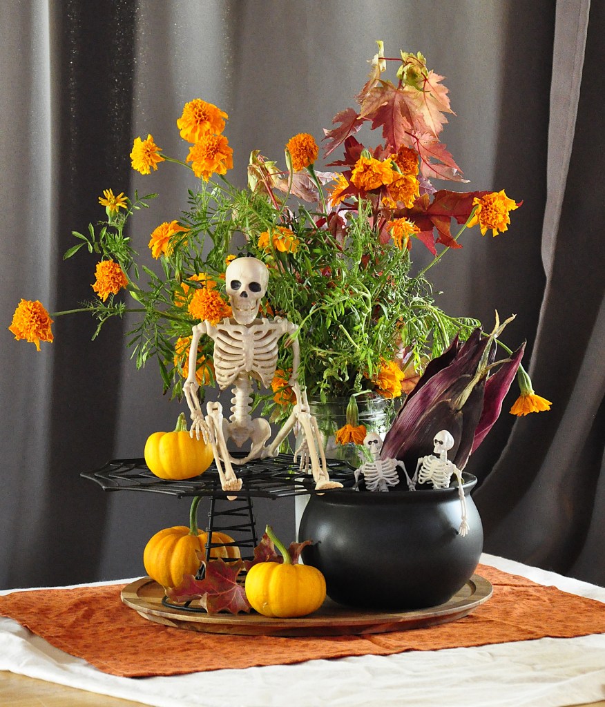 #halloweendecorations #indoorhalloweendecorations #halloweendecor #diyhalloweendecor #halloweencrows #witchbrooms #witchbroomsforsale #miniwitchbrooms #halloweenskeletons #halloweentabletopdecor